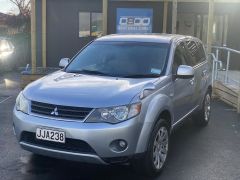 Photo of the vehicle Mitsubishi Outlander