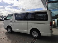 Photo of the vehicle Toyota HiAce