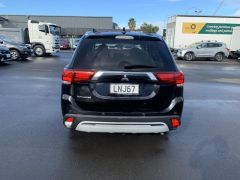 Photo of the vehicle Mitsubishi Outlander