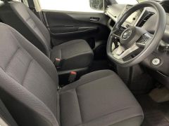 Photo of the vehicle Nissan Serena