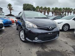 Photo of the vehicle Toyota Vitz