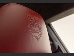 Photo of the vehicle Porsche 911