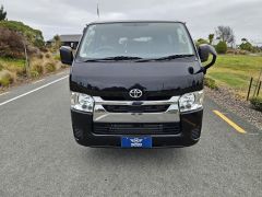 Photo of the vehicle Toyota HiAce