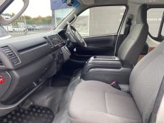 Photo of the vehicle Toyota HiAce