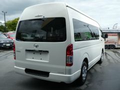 Photo of the vehicle Toyota HiAce