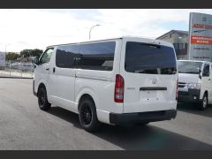 Photo of the vehicle Toyota HiAce