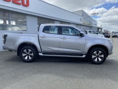 Photo of the vehicle Isuzu D-Max