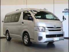 Photo of the vehicle Toyota HiAce