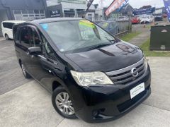 Photo of the vehicle Nissan Serena