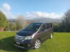 Photo of the vehicle Nissan Serena