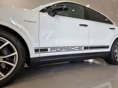 Photo of the vehicle Porsche Cayenne