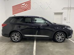 Photo of the vehicle Mitsubishi Outlander