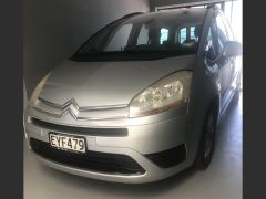 Photo of the vehicle Citroen C4