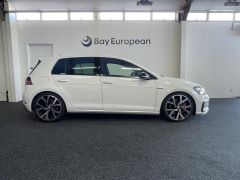 Photo of the vehicle Volkswagen Golf