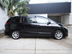 Photo of the vehicle Toyota Estima