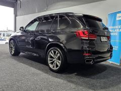 Photo of the vehicle BMW X5