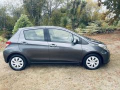 Photo of the vehicle Toyota Vitz