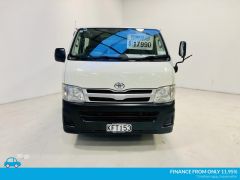 Photo of the vehicle Toyota HiAce