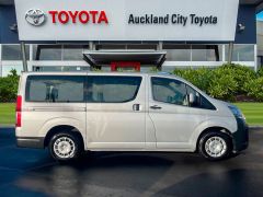 Photo of the vehicle Toyota HiAce