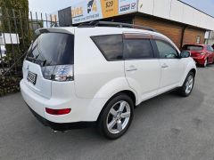 Photo of the vehicle Mitsubishi Outlander