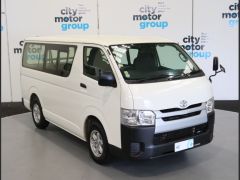 Photo of the vehicle Toyota HiAce