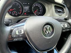 Photo of the vehicle Volkswagen Golf