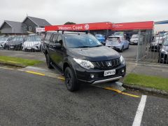 Photo of the vehicle Mitsubishi Triton