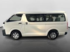 Photo of the vehicle Toyota HiAce