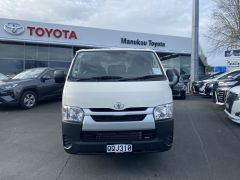 Photo of the vehicle Toyota HiAce