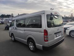 Photo of the vehicle Toyota HiAce