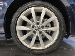 Photo of the vehicle Volkswagen Golf