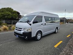 Photo of the vehicle Toyota HiAce