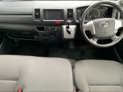 Photo of the vehicle Toyota HiAce