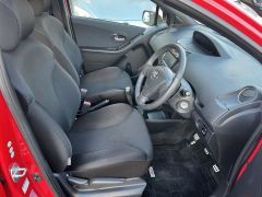 Photo of the vehicle Toyota Vitz