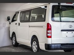 Photo of the vehicle Toyota HiAce