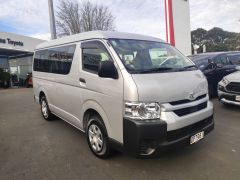 Photo of the vehicle Toyota HiAce