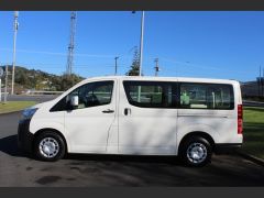 Photo of the vehicle Toyota HiAce