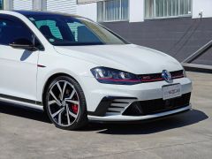 Photo of the vehicle Volkswagen Golf