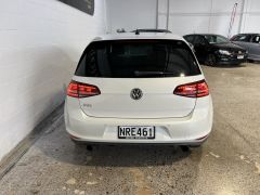 Photo of the vehicle Volkswagen Golf