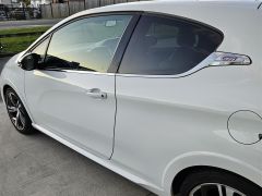 Photo of the vehicle Peugeot 208