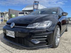 Photo of the vehicle Volkswagen Golf