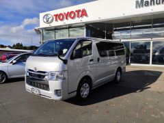 Photo of the vehicle Toyota HiAce