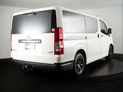 Photo of the vehicle Toyota HiAce