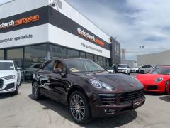 Photo of the vehicle Porsche Macan