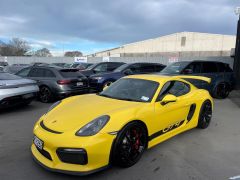 Photo of the vehicle Porsche Cayman