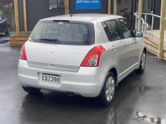 Photo of the vehicle Suzuki Swift