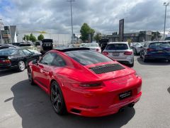 Photo of the vehicle Porsche 911