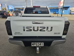 Photo of the vehicle Isuzu D-Max