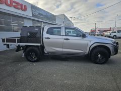 Photo of the vehicle Isuzu D-Max