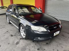 Photo of the vehicle Subaru Legacy